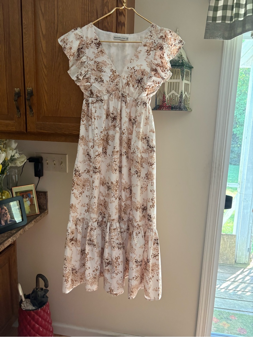Abercrombie & Fitch Cream Floral Ruffle size XS Maxi Dress - Picture 2 of 12